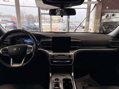 Used 2021 Ford Explorer XLT w/ Equipment Group 202A image 39