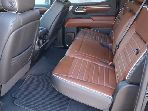 Used 2024 GMC Sierra 1500 Denali Ultimate AWD/4WD image 6