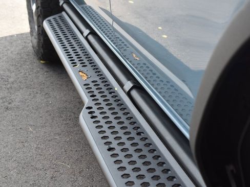 Used 2023 Ford Bronco Badlands image 9