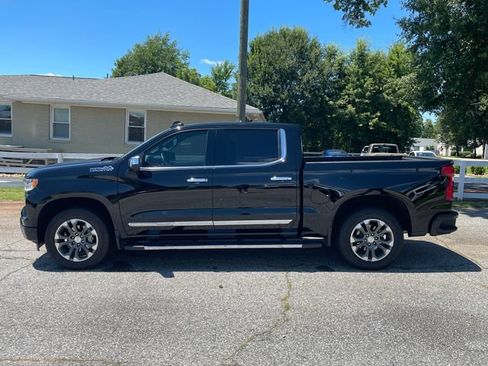 Used 2024 Chevrolet Silverado 1500 High Country w/ Technology Package AWD/4WD image 10