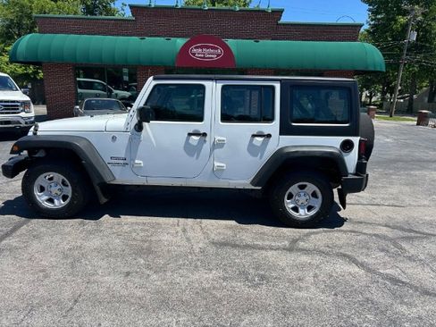 Used 2016 Jeep Wrangler Unlimited Sport AWD/4WD image 2