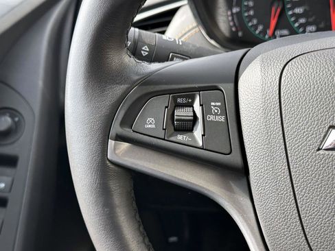 Certified 2022 Chevrolet Trax LT w/ LT Convenience Package image 21