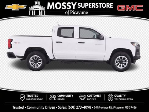 Used 2024 Chevrolet Colorado W/T w/ WT Convenience Package II AWD/4WD image 10