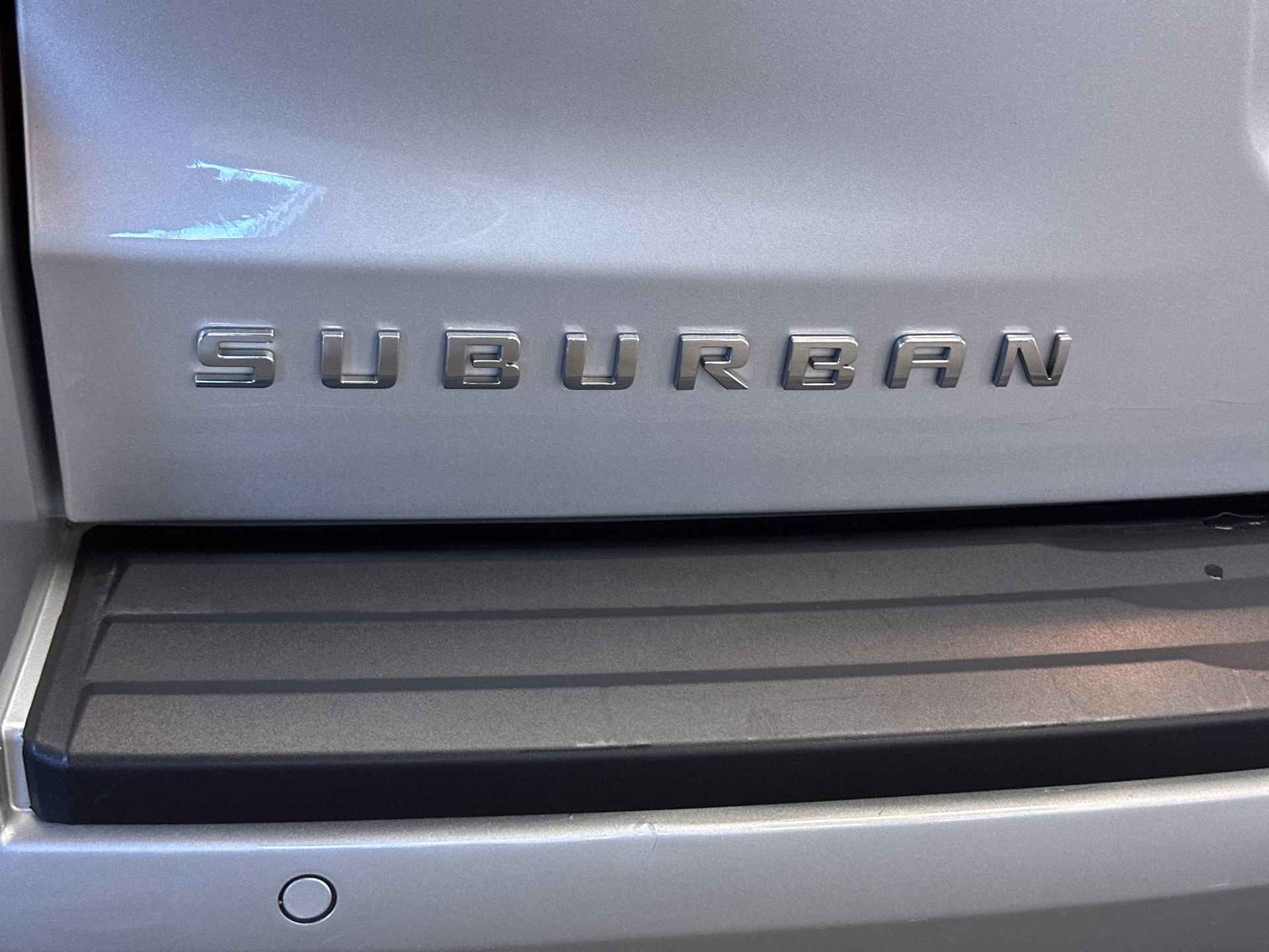 Used 2018 Chevrolet Suburban LT AWD/4WD image 27