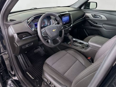 Used 2022 Chevrolet Traverse LT FWD image 9