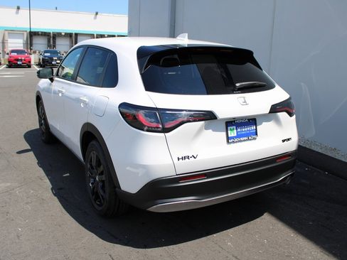 New 2026 Honda HR-V Sport image 9