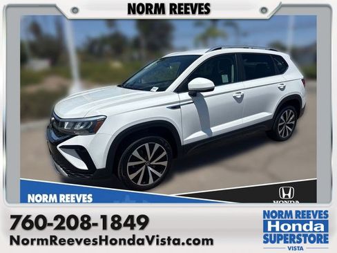 Used 2022 Volkswagen Taos SE FWD image 1