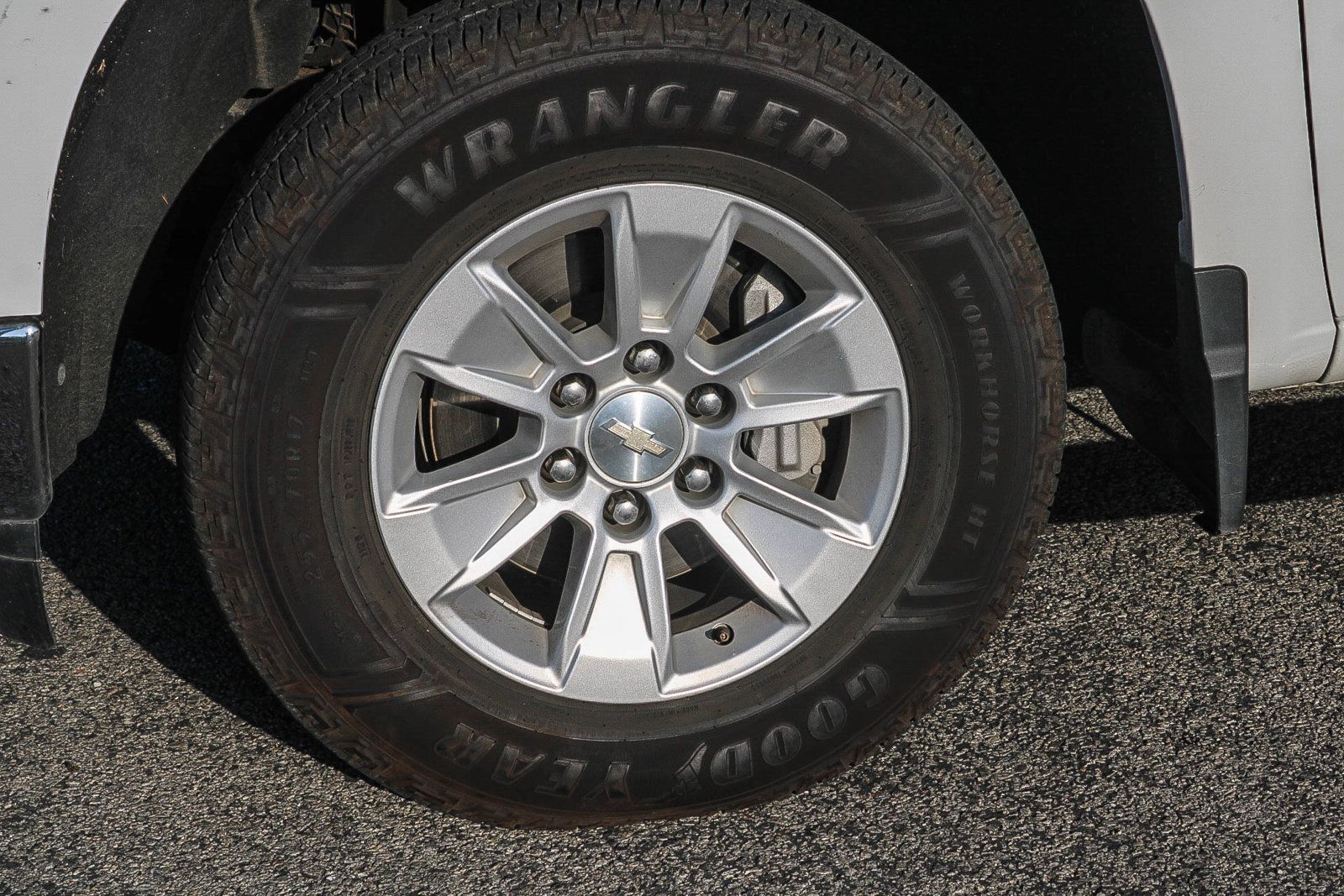 Used 2022 Chevrolet Silverado 1500 LT AWD/4WD image 9