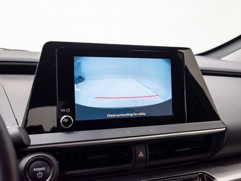 Used 2025 Toyota Prius LE FWD image 12