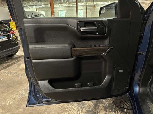 Used 2019 Chevrolet Silverado 1500 RST AWD/4WD image 30