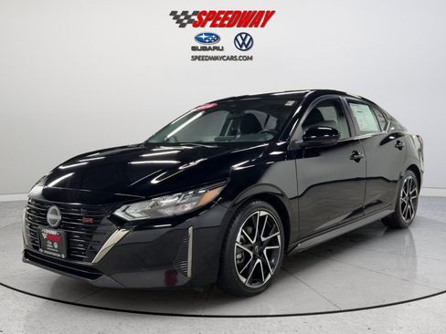 Used 2025 Nissan Sentra SR FWD image 12