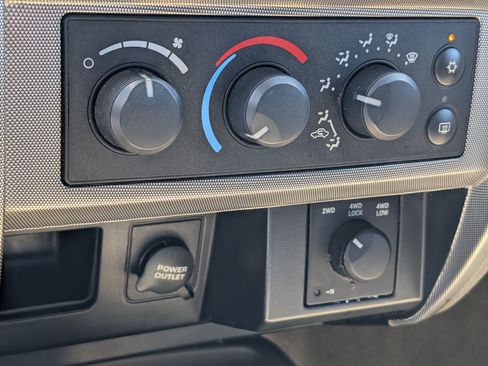 Used 2007 Dodge Dakota SLT w/ Trailer Tow Group image 9