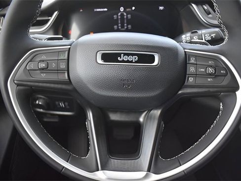 New 2025 Jeep Grand Cherokee L Laredo w/ Luxury Tech Group I image 22