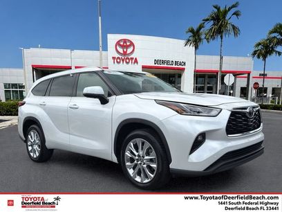 Used 2023 Toyota Highlander FWD