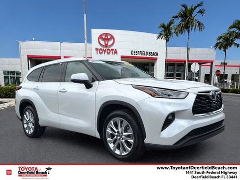 Used 2023 Toyota Highlander Limited FWD image 1