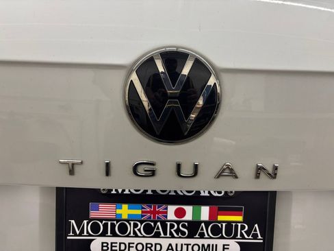 Used 2022 Volkswagen Tiguan SE AWD/4WD image 29