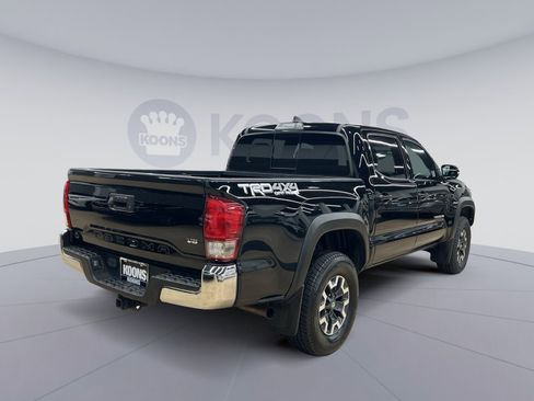 Used 2017 Toyota Tacoma TRD Off-Road w/ Tow Package (A/T) image 7