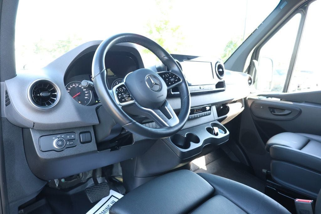 Used 2024 Mercedes-Benz Sprinter 2500 image 11
