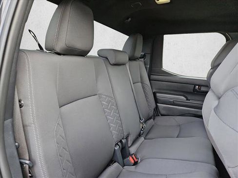 Used 2025 Toyota Tacoma SR5 AWD/4WD image 19