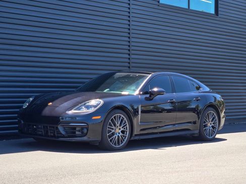 Certified 2023 Porsche Panamera 4 Platinum Edition w/ Assistance Package AWD/4WD image 2