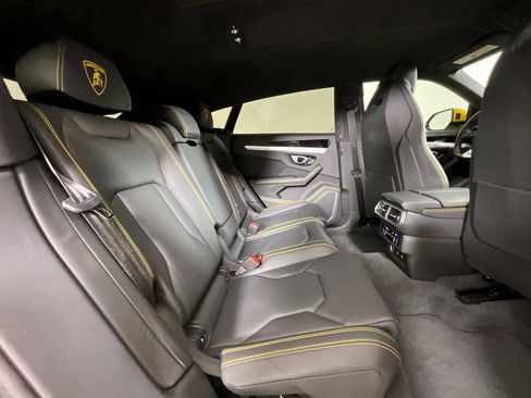 Used 2022 Lamborghini Urus image 23