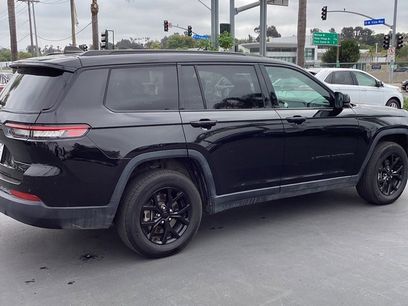 Used 2024 Jeep Grand Cherokee L Laredo