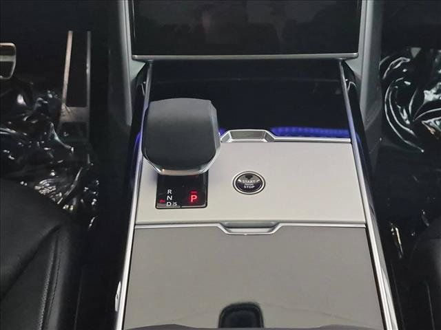 Certified 2025 Land Rover Range Rover SE AWD/4WD image 12