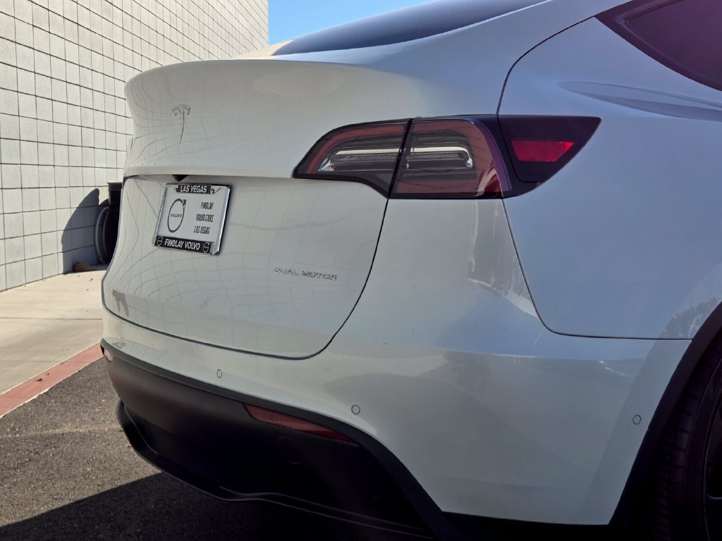 Used 2022 Tesla Model Y Performance AWD/4WD image 9