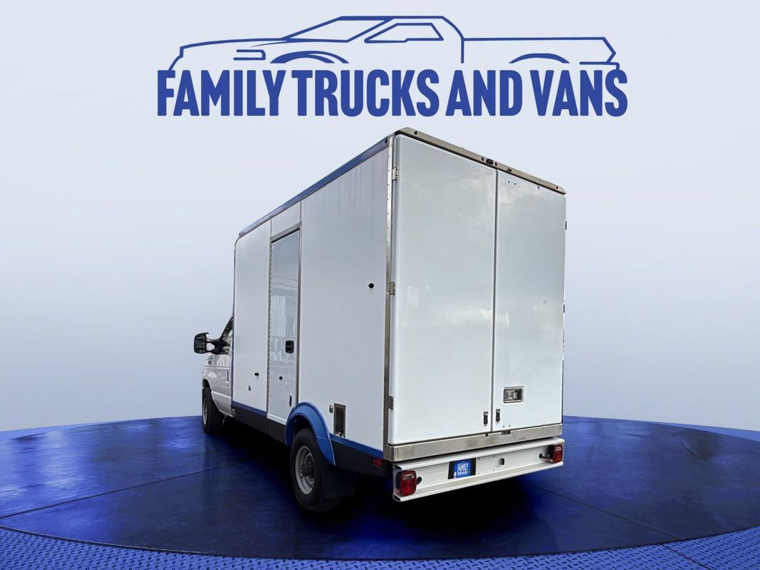 Used 2024 Ford E-350 and Econoline 350 Super Duty w/ Power Windows & Locks Group RWD image 3