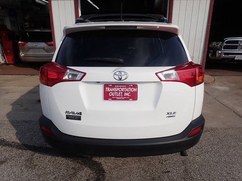 Used 2015 Toyota RAV4 XLE AWD/4WD image 16