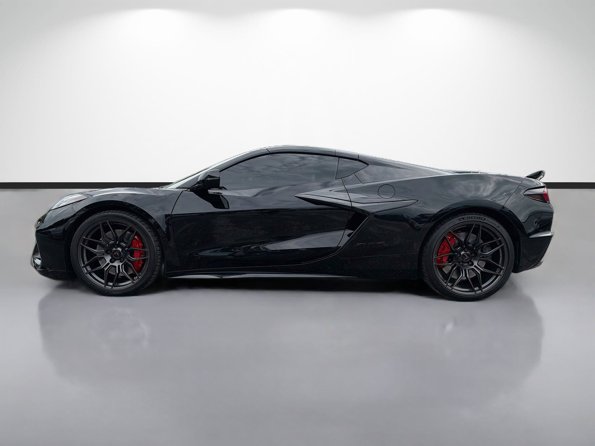 Used 2024 Chevrolet Corvette Z06 w/ Stealth Interior Trim Package RWD image 2