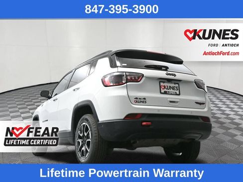 Used 2025 Jeep Compass Trailhawk AWD/4WD image 44