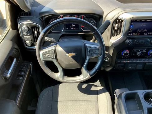 Used 2021 Chevrolet Silverado 1500 LT image 6