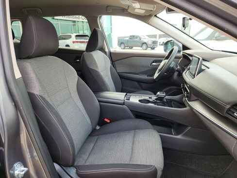 Used 2023 Nissan Rogue SV image 15