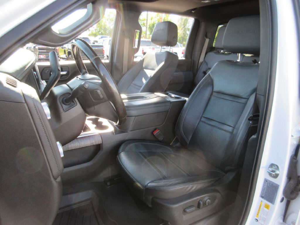 Used 2022 GMC Sierra 3500 Denali w/ Denali Ultimate Package AWD/4WD image 24