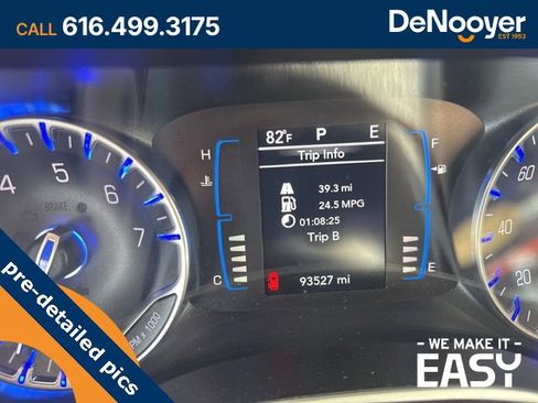 Used 2017 Chrysler Pacifica Touring-L image 11