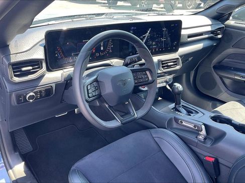 Used 2025 Ford Mustang Dark Horse image 5