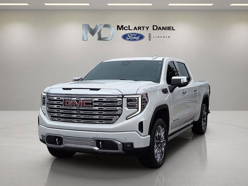 Used 2023 GMC Sierra 1500 Denali w/ Denali Reserve Package AWD/4WD image 2