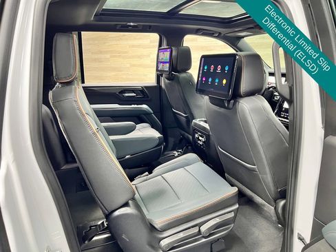 Used 2026 GMC Yukon XL AT4 w/ AT4 Premium Plus Package AWD/4WD image 16