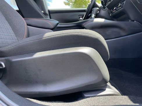 Certified 2025 Honda HR-V Sport image 30