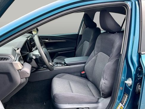 Used 2025 Toyota Camry LE w/ Convenience Package FWD image 8