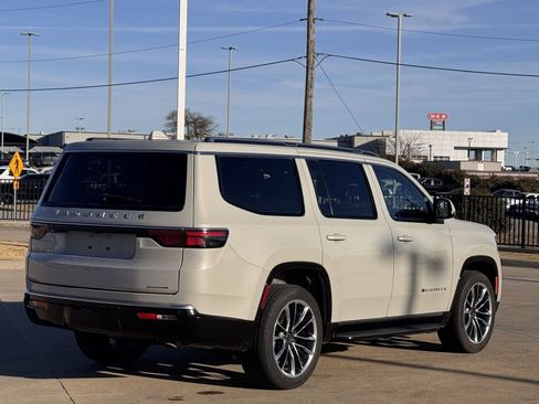 Used 2022 Jeep Wagoneer Series II w/ Premium Group I image 4