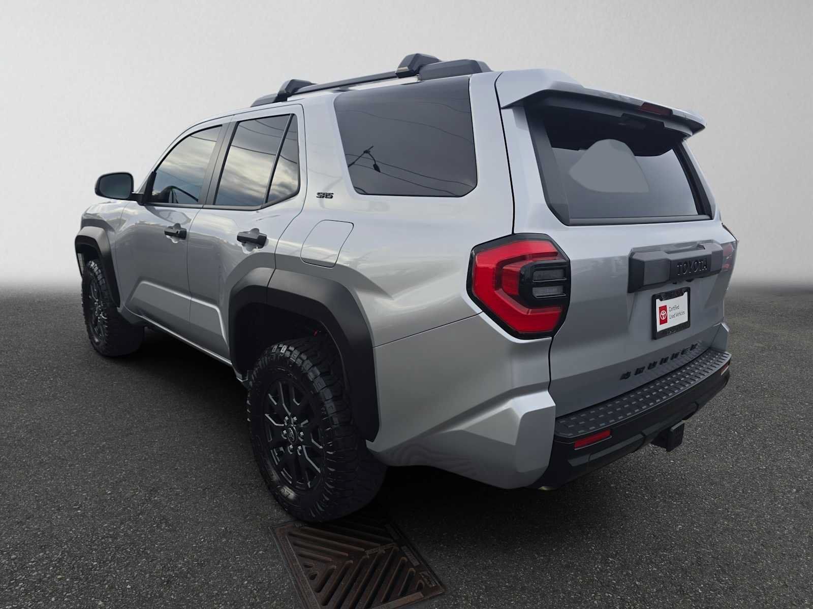Certified 2025 Toyota 4Runner SR5 AWD/4WD image 5