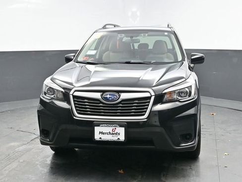 Used 2019 Subaru Forester Premium image 2