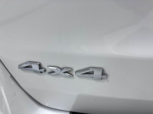 Used 2017 Jeep Grand Cherokee Laredo image 9