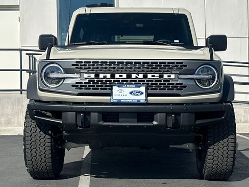 New 2026 Ford Bronco Badlands w/ Sasquatch Package AWD/4WD image 8