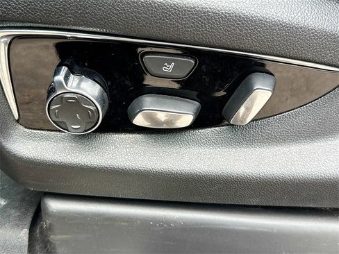 Used 2019 Cadillac Escalade ESV Platinum image 20