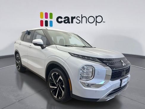 Used 2023 Mitsubishi Outlander SE image 7