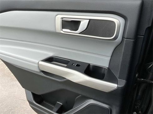 Certified 2023 Ford Explorer XLT w/ Equipment Group 202A image 18