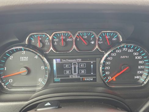 Used 2016 Chevrolet Suburban LT RWD image 24